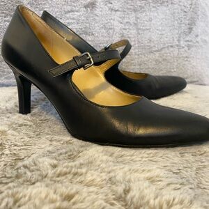 Naturalizer Elora Classic Black Mary Jane Leather Pumps